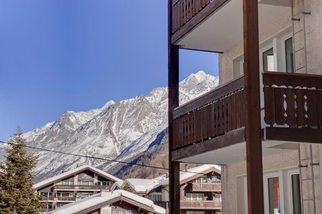 Hotel Sarazena Zermatt Zimmer foto